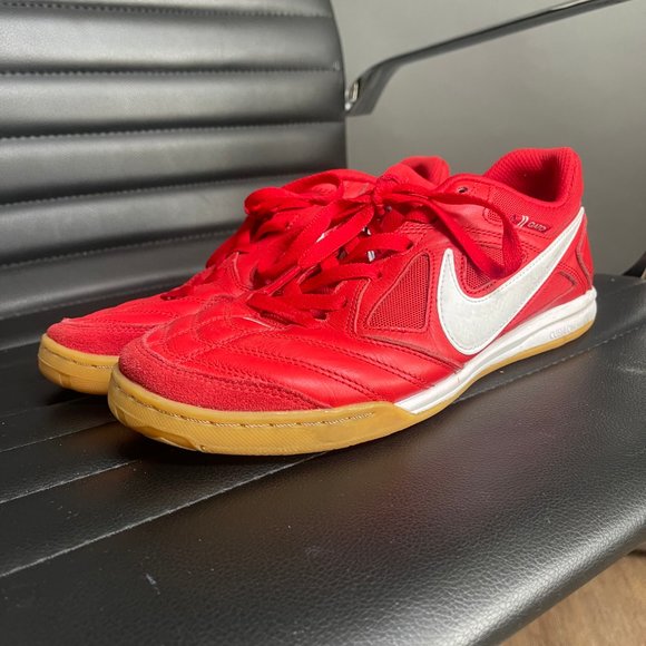 Nike University Red Gato SB - Picture 3 of 6